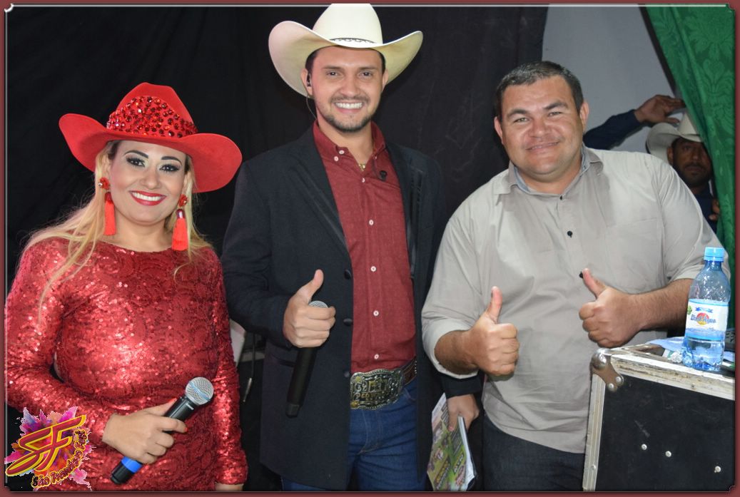 DESFILE DA RAINHA DA EXPOVALE 2019